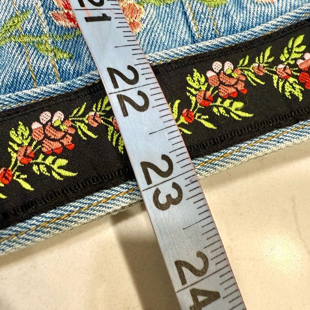 EUC - Embroidered Denim Jacket – Size Large - Picture 6 of 6